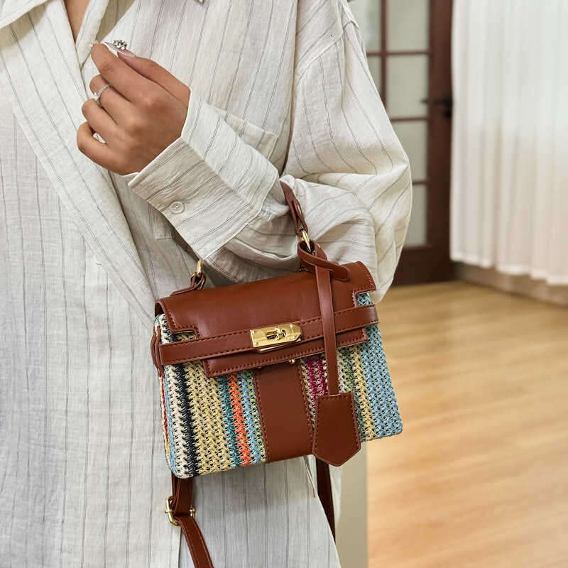 Summer woven women's 2025 new fashionable dinner box bag, hand-held shoulder crossbody bag