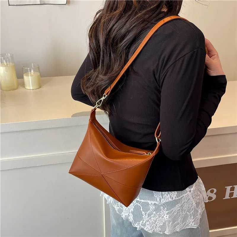 Super Popular Design Fashion Art Sense New 2025 Armpit Bag - Color-Match Commuting Lunch ToteW251118