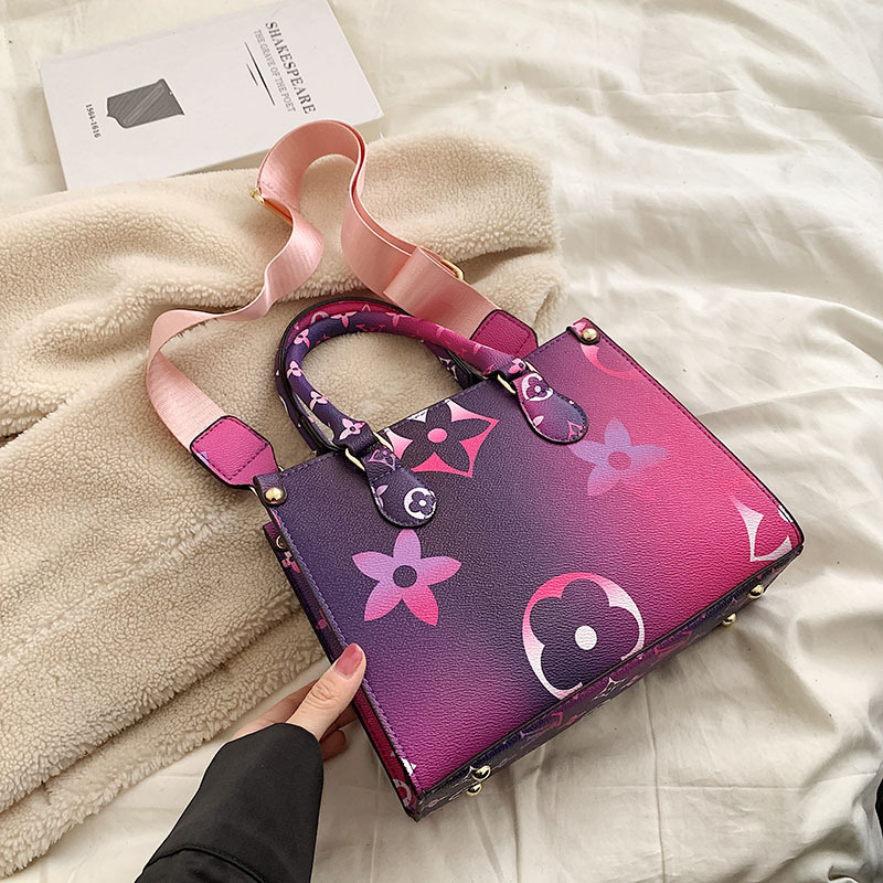 Free Shipping Designer New Style Stylish Vintage Small Square Bag 2025 Spring Summer New Women Printed Versatile Shoulder Crossbody Bag