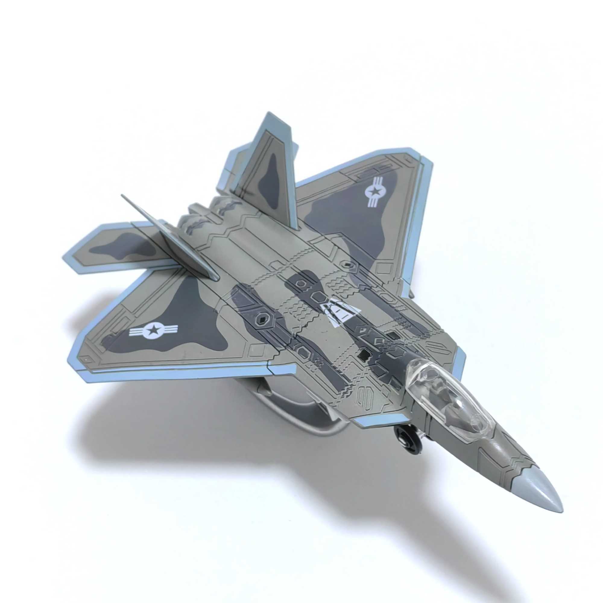 F-22 Fighter 1/100 Scale Assembly Plastic Model airplane including base Home placement collection and decoration Gift C251118