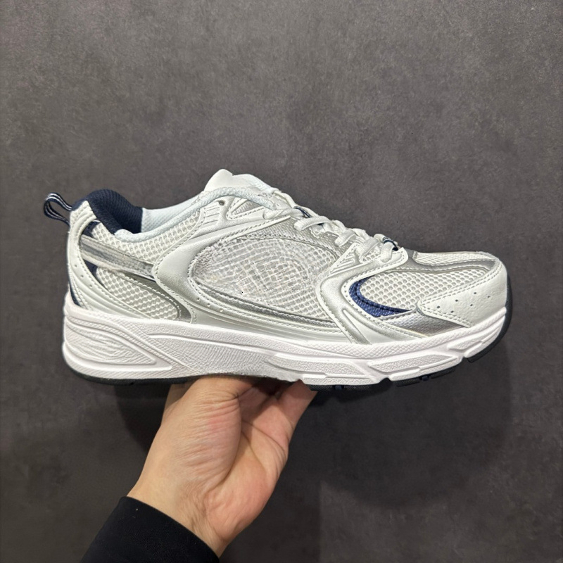 New gray silver white men's and women's mesh designer couple sports and leisure shoes, fashionable walking shoes, trendy running shoes