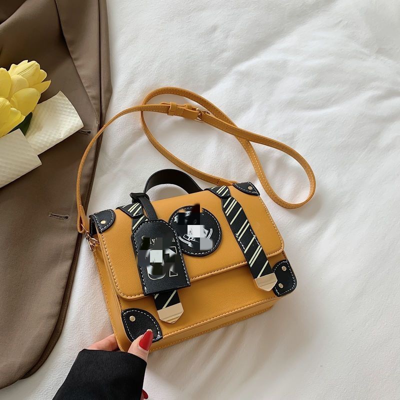 Portable Cambridge Messenger Bag with Hogwarts Theme