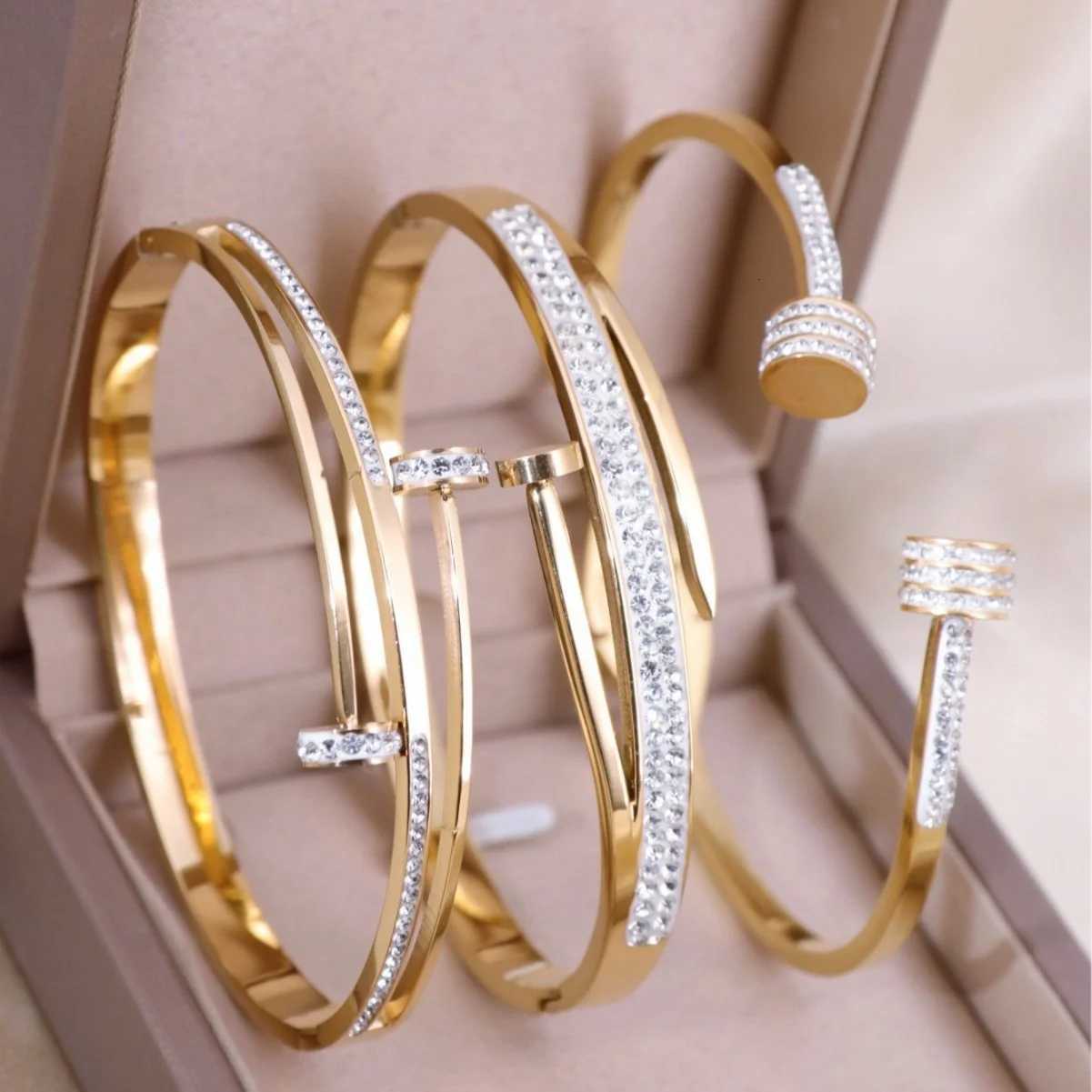 Stainless Steel Nails Inlaid With Zirconium Multi-layered Bracelet Women 18k Gold Plated Couple Holiday Gift Bracelet Jewelry W251118