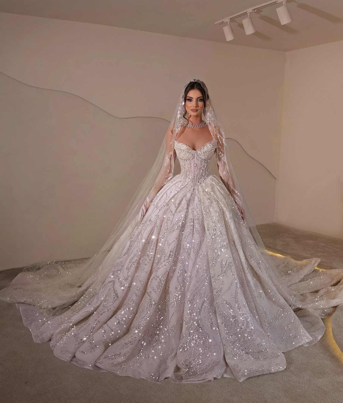 Illusion Wedding Dress For Women Sweetheart Neck Sleeveless Bridal Gown Pearls Sequins Sweep Train Dresses Custom Made vestidos de novia