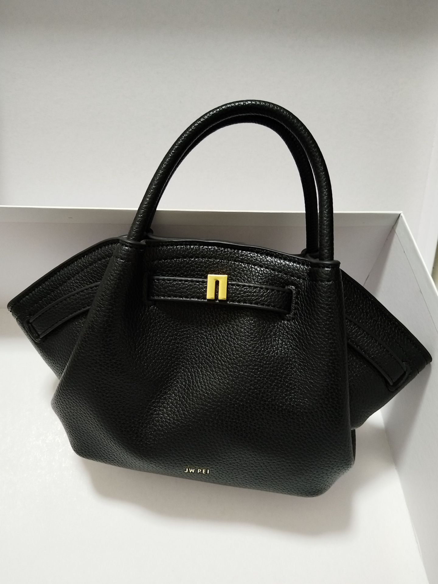 JW PEI Dumpling Bun 2025 New Single Shoulder Cross Shoulder Handheld Tote Bag High end Designer Women's Bag