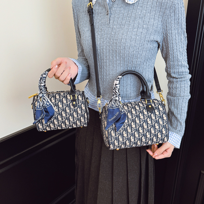 Luxury handbag embroidered with vintage flowers, Boston pillow bag, versatile bag for women, 2026 new light luxury handbag, single shoulder crossbody 