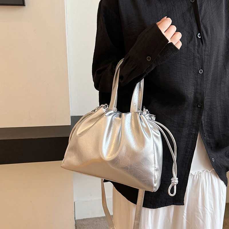This Years Popular Hot Items Drawstring Lady Bag Advanced Texture Oil Skin Versatile Single Shoulder Crossbody BagW251118