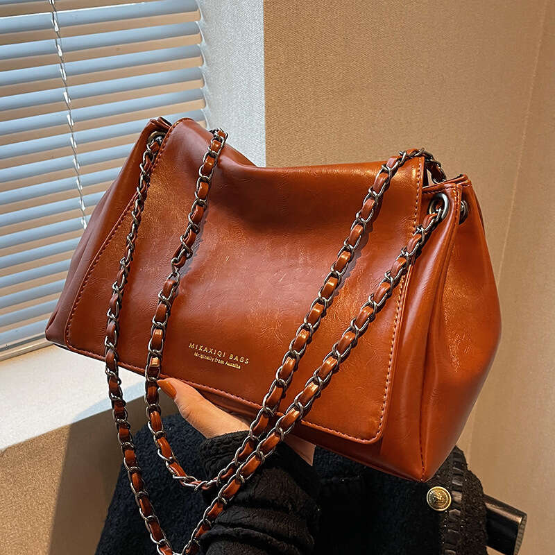 2025 New Fashionable and Trendy Women's High Grade Chain Crossbody Bag, Commuter Tote Bag