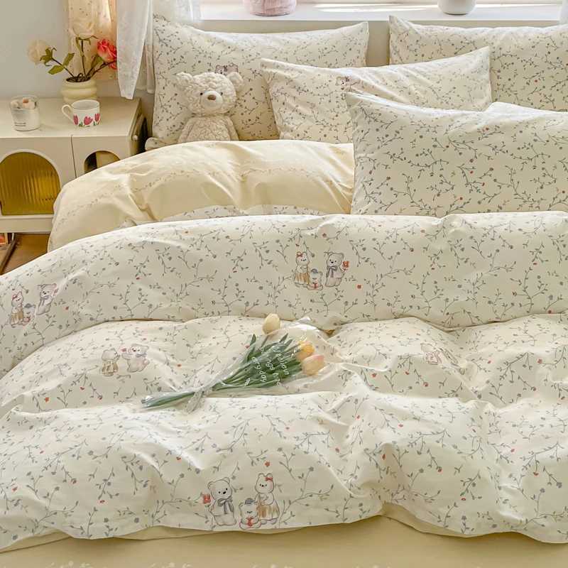 100 Cotton Luxury Duvet Cover Set with 2 cases - Elegant Breathable Bedding SetFade-Resistant Multiple SizesM251118