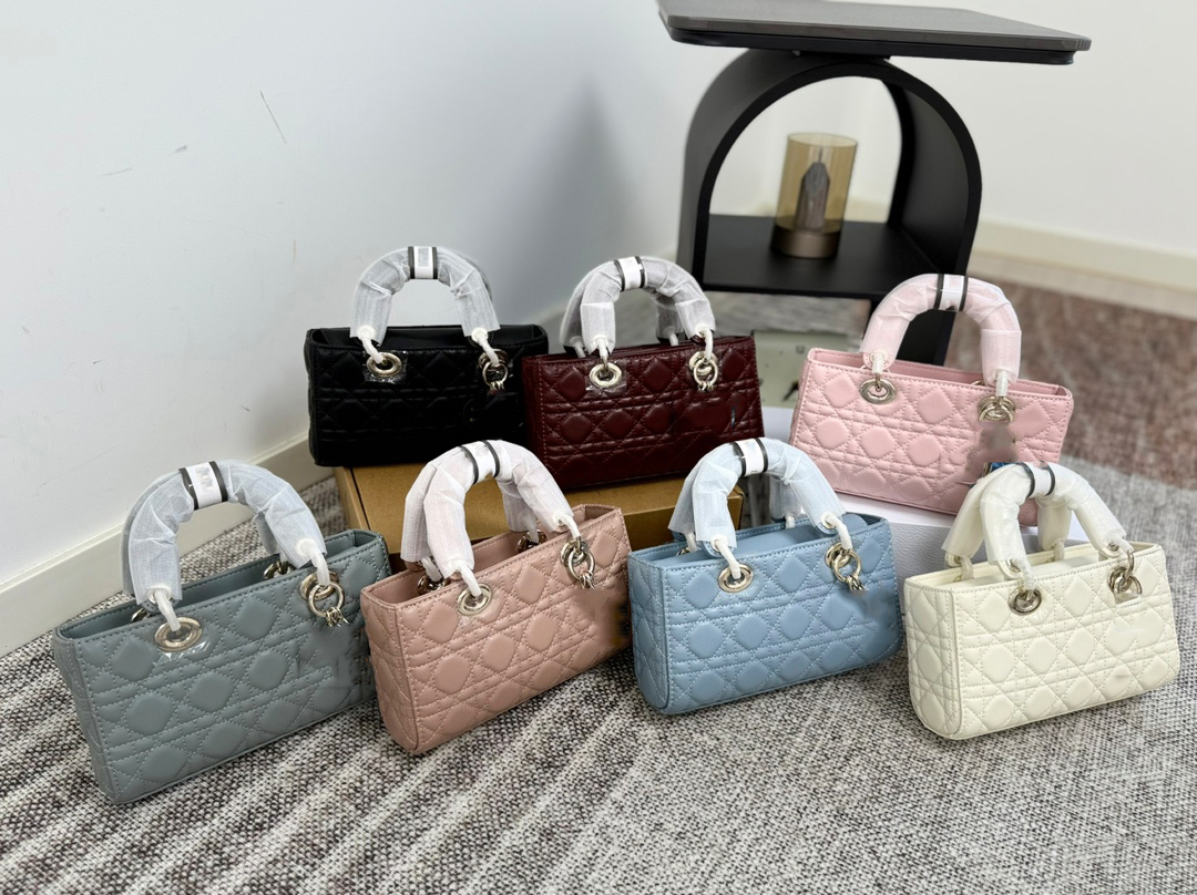 Designer bag handbag tote bag shoulder bag Luxury Totes Crossbody Bag Long shoulder strap armpit crossbodys redeo High board suede ultra-high capacity