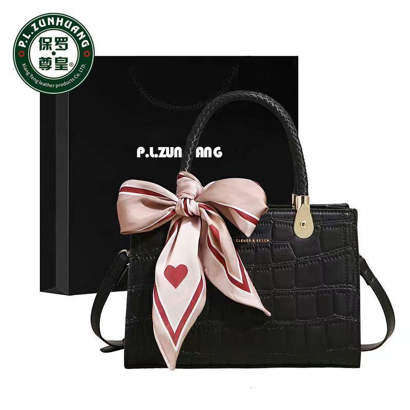 2025 New Paul's Little Bride Red Wedding Mom Fashion Casual Handbag Large Capacity Single Shoulder Handbag Crossbody Bag, Commonly Used By Grandm