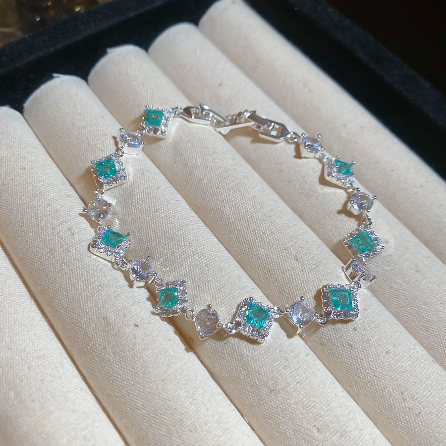 2025 New Zircon Rhombus Buckle Light Luxury Niche High-end Feel Bracelet Minimalist Style Elegant Exquisite Jewelry - view 6
