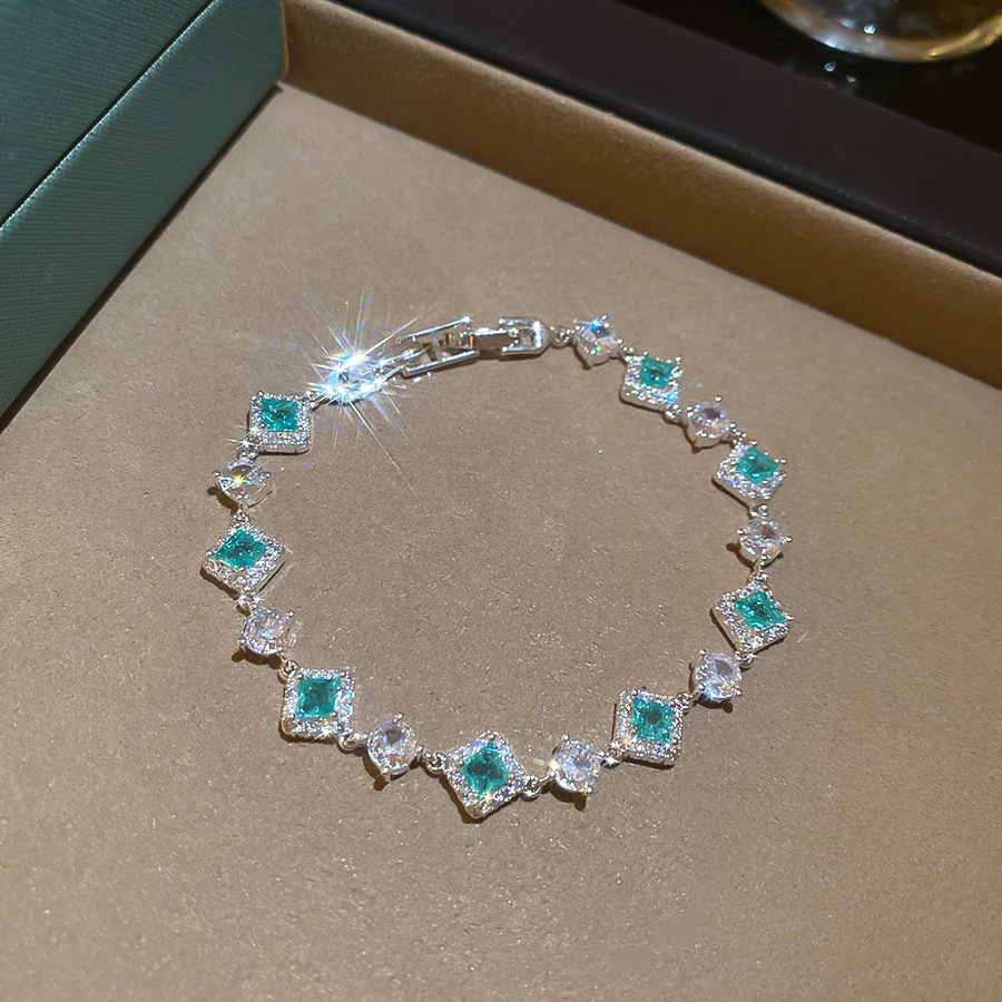 2025 New Zircon Rhombus Buckle Light Luxury Niche High-end Feel Bracelet Minimalist Style Elegant Exquisite Jewelry - view 7