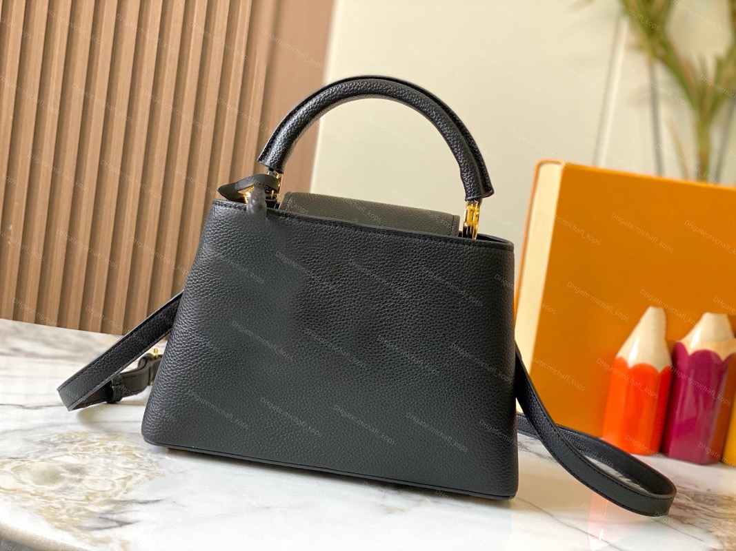 Fashionable women's handbag made of genuine leather material