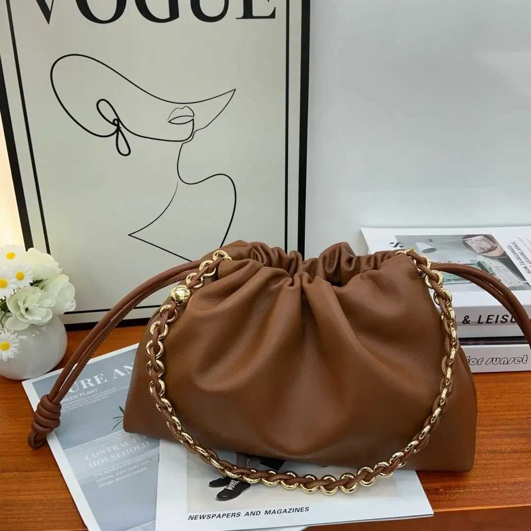 New Chinese Style Soft Cowhide Flamenco Purse Cloud Shoulder Bag Celebrity Roja Handbag Neutral Minimalist Crossbody BagW251118