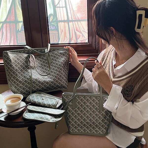 2025 Spring New Commuter Leisure Shoulder Niche Trend Tote Bag, Printed Versatile Fashion Underarm Bag
