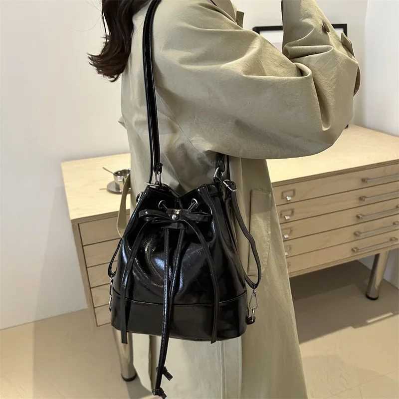 New Casual Backpack Drawstring Bucket Bag Fall New Style Versatile Leisure Double Shoulder Bag for Class Trendy Minimalist StyleW251118