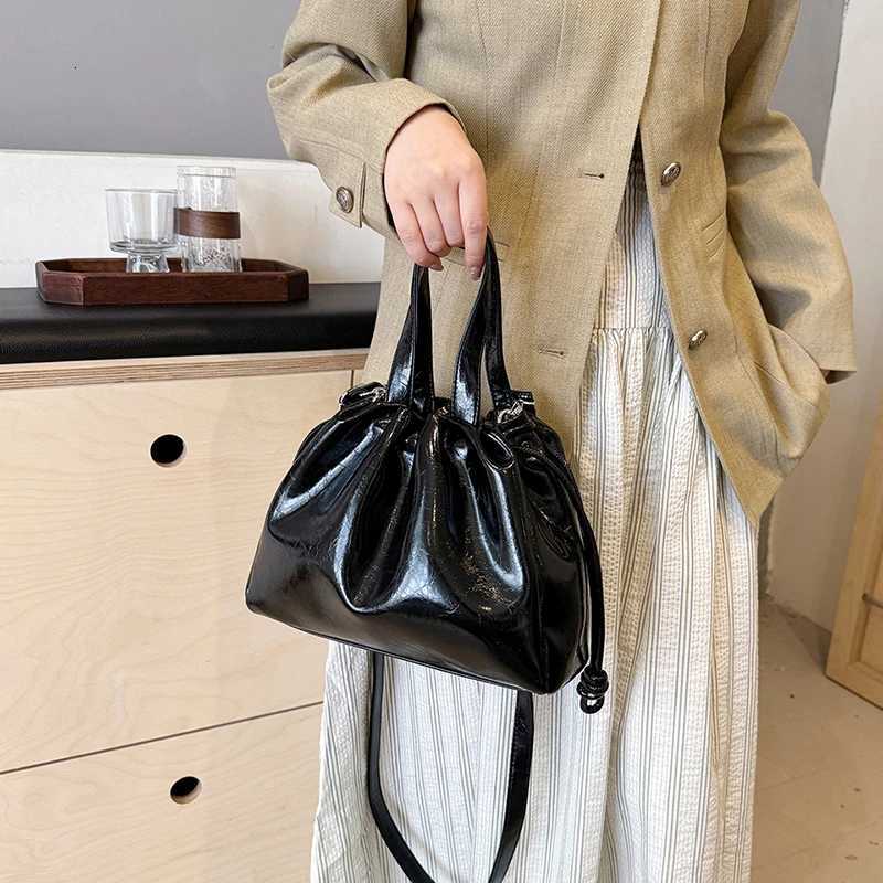 This Years Popular Hot Items Drawstring Lady Bag Advanced Texture Oil Skin Versatile Single Shoulder Crossbody BagW251118