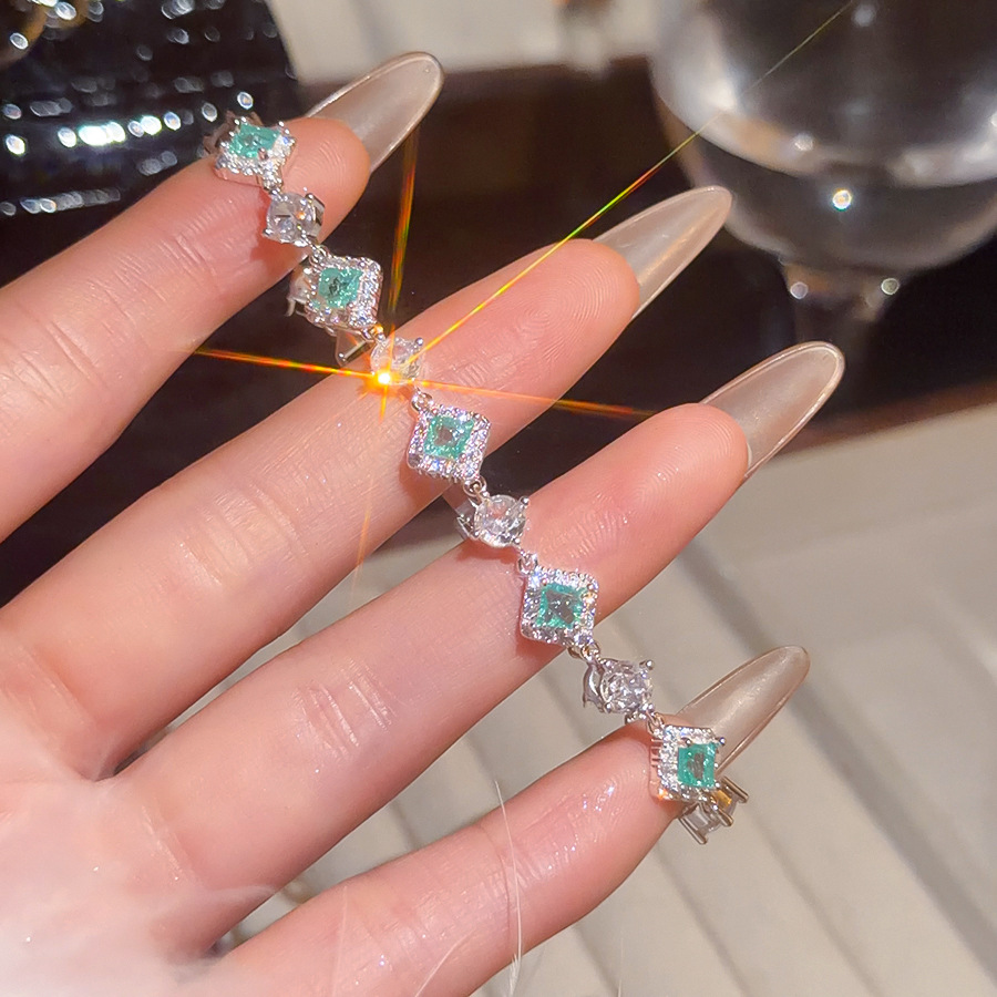 2025 New Zircon Rhombus Buckle Light Luxury Niche High-end Feel Bracelet Minimalist Style Elegant Exquisite Jewelry - view 5