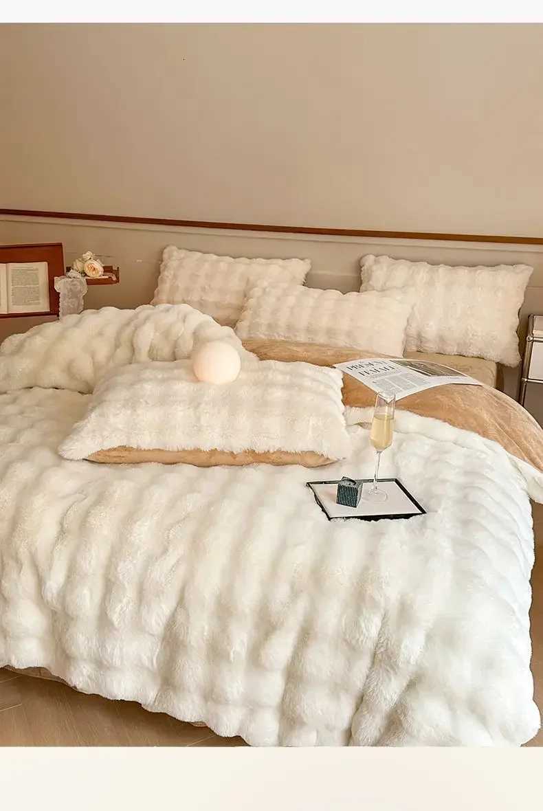 4pcs High End Rabbit Plush Bed Four Piece Set Winter Thick Warm Bubble Velvet Cover Set Lace Bed Sheet Skirt cases BeddingM251118