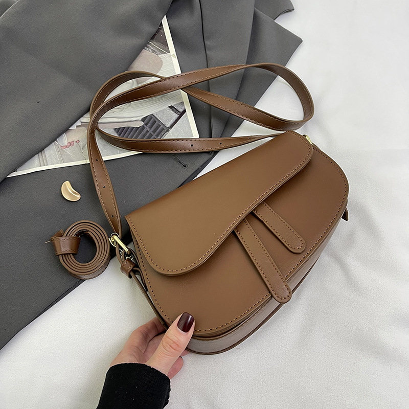 Trendy Niche Designer Bags 2025 New Women's Crossbody High-End Shoulder Underarm Saddle Bag