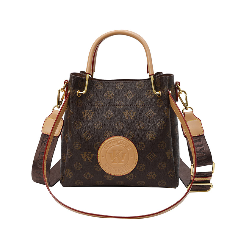 Lacel UrwebinDesigner bag Classic flip top handbag High quality sheepskin made with metal chain style shoulder bag CF handbag Fashionable crossbody ba