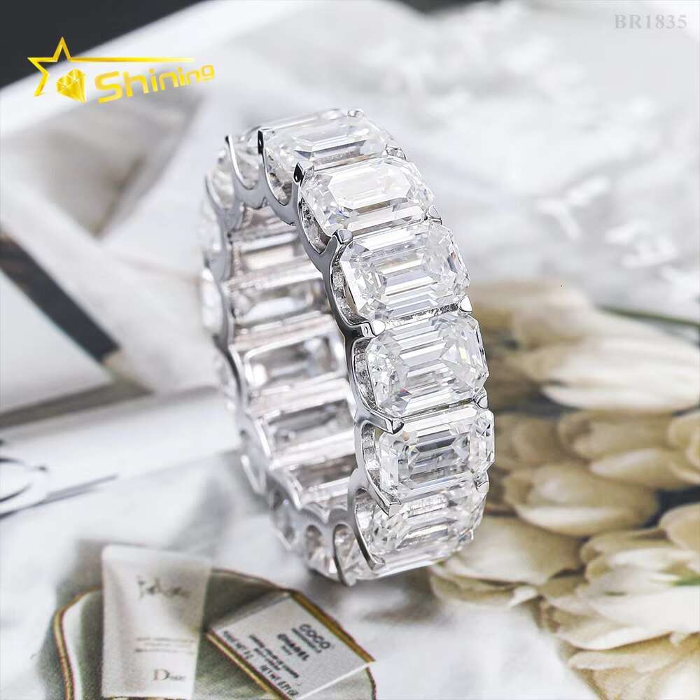 Graceful Sier Gold Plated Women Jewelry Iced Out Classic Emerald Cut Eternity Moissanite Dia Band Ring