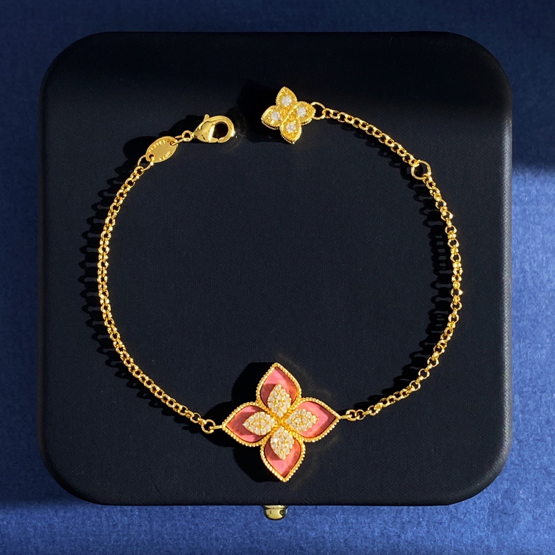 Clover Designer Charm Bracelets 18K Gold Shining Crystal Bling Diamond Zircon Sweet 4 Leaf Flower Bangle Love Bracelet Jewelry for Party Wedding