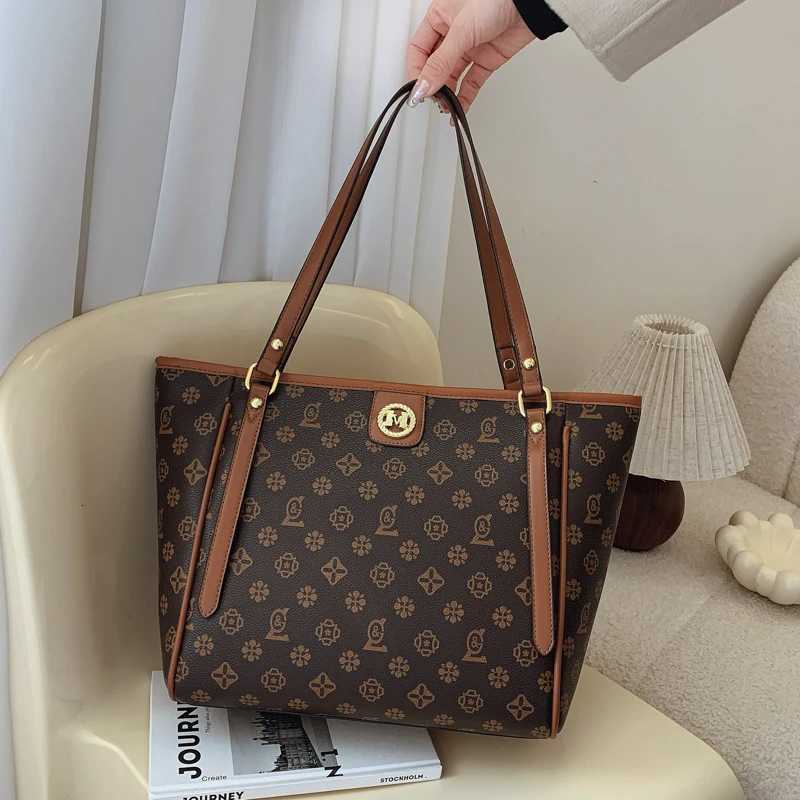 Premium Leather Messenger Bag for Ladies Designed by Famous Designer Luxury Brand Popular Classic Elegant WomenW251118