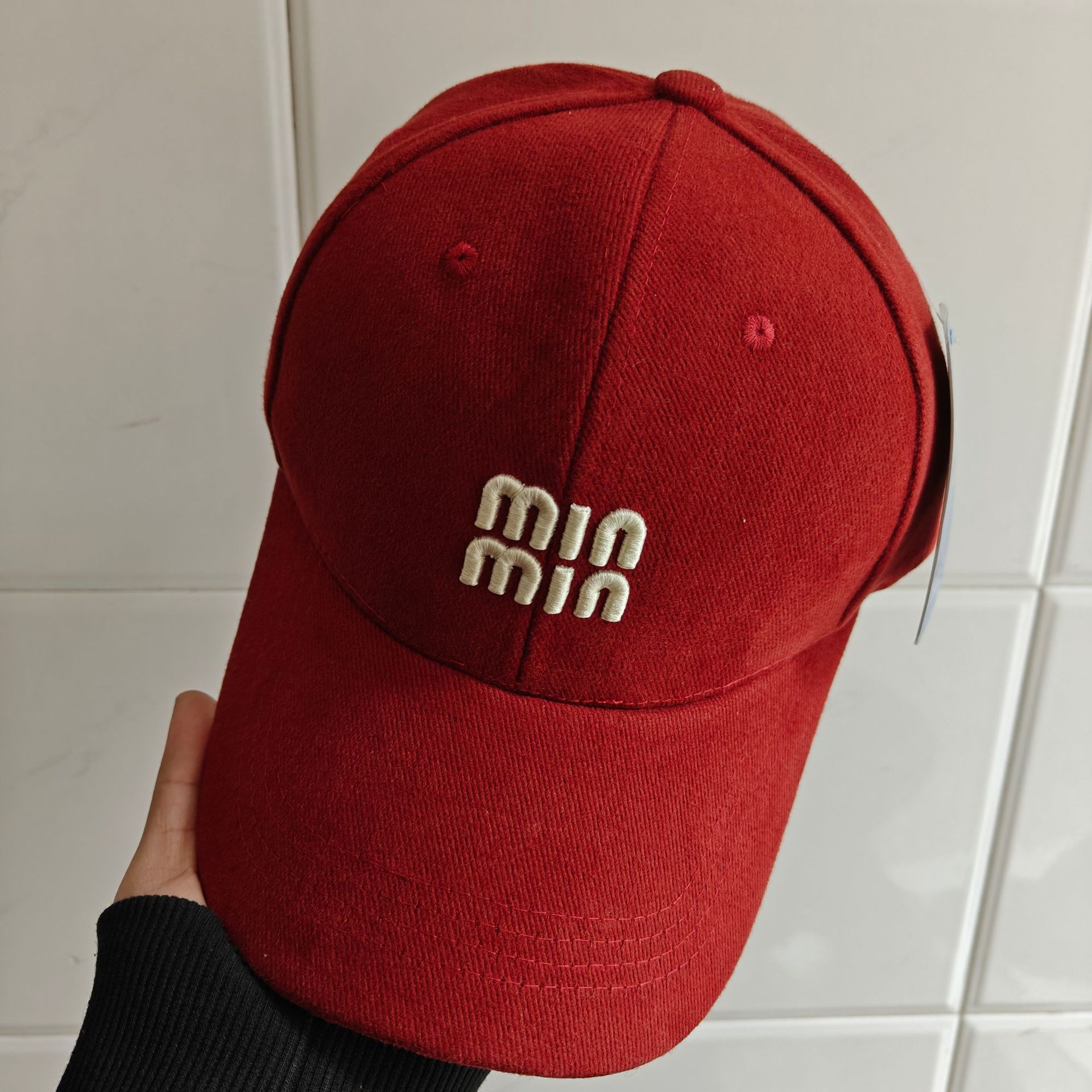 Designer hat free shipping 2025 new fashionable embroidered letter baseball cap UV resistant duckbill cap for women