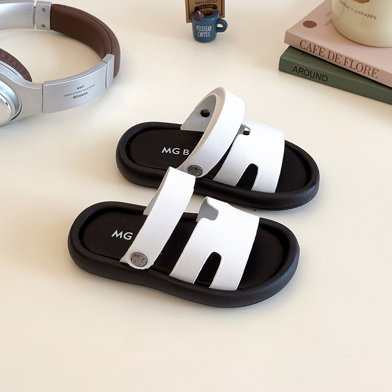 free Shipping Casual sandals Designer soft sole slip on Girls High School Children Leisure beach shoes 2025