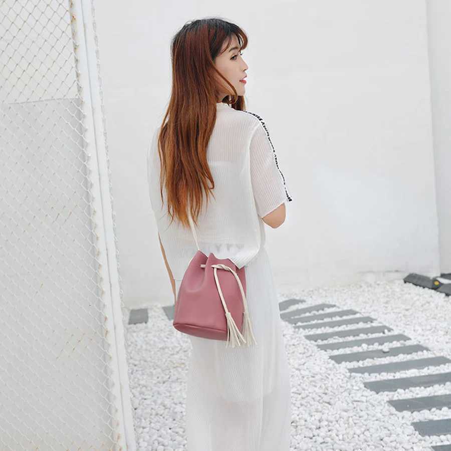 Casual womens drawstring tassel bucket bag female purse handbags pu leather single shoulder bag daily shopping bag sac a mainW251118