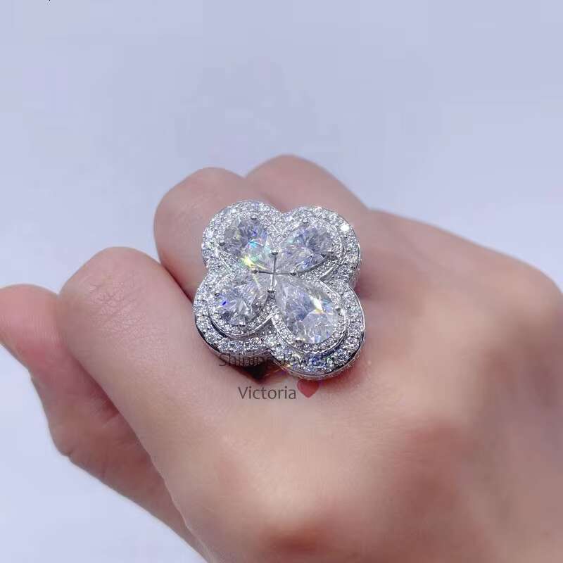 Drop Shipping Solid Sier Pear Cut Hip Hop Vvs Moissanite Dia Cluster Ring