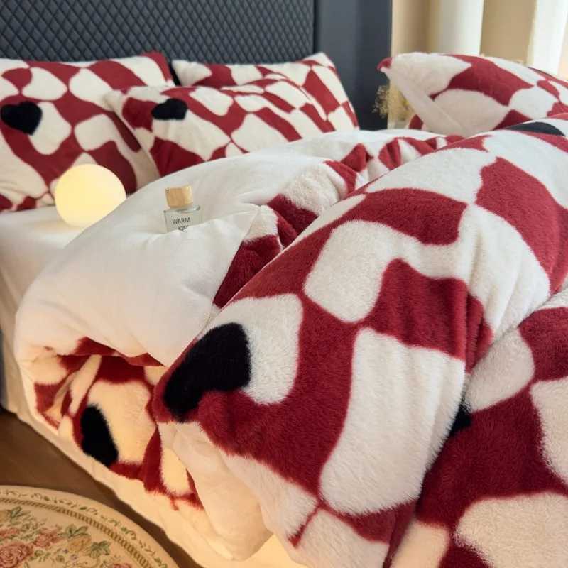 2025 new simple and cute polka dot milk fleece bed four-piece set autumn and winter thickened warm bedding four-piece setM251118