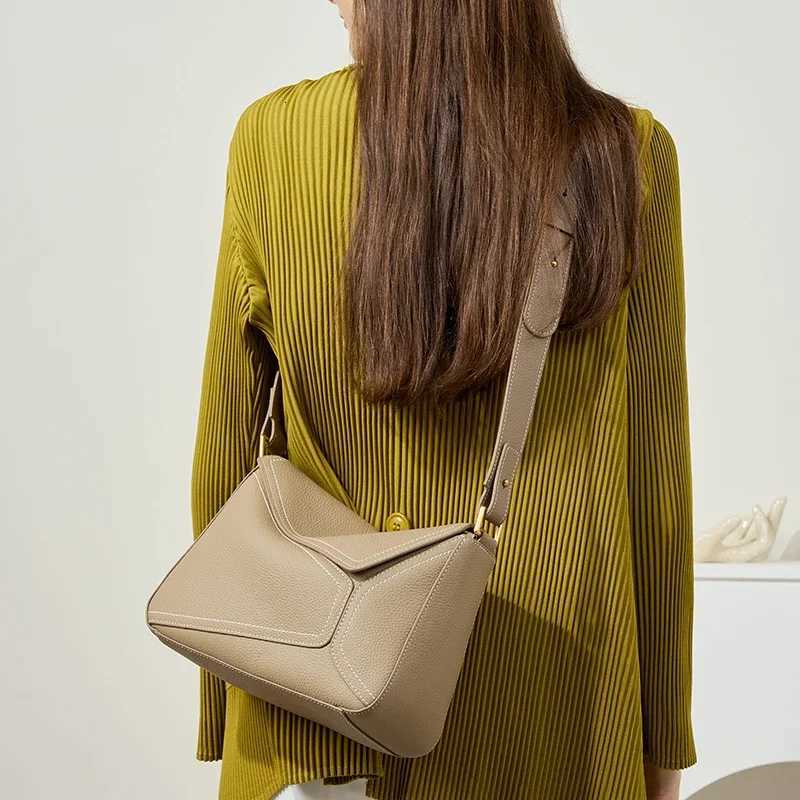 New Cowhide Womens Shoulder Bag Fashion Luxury Geometric Design Women Crossbody Bag Genuine Leather Popular Female HandbagsW251118