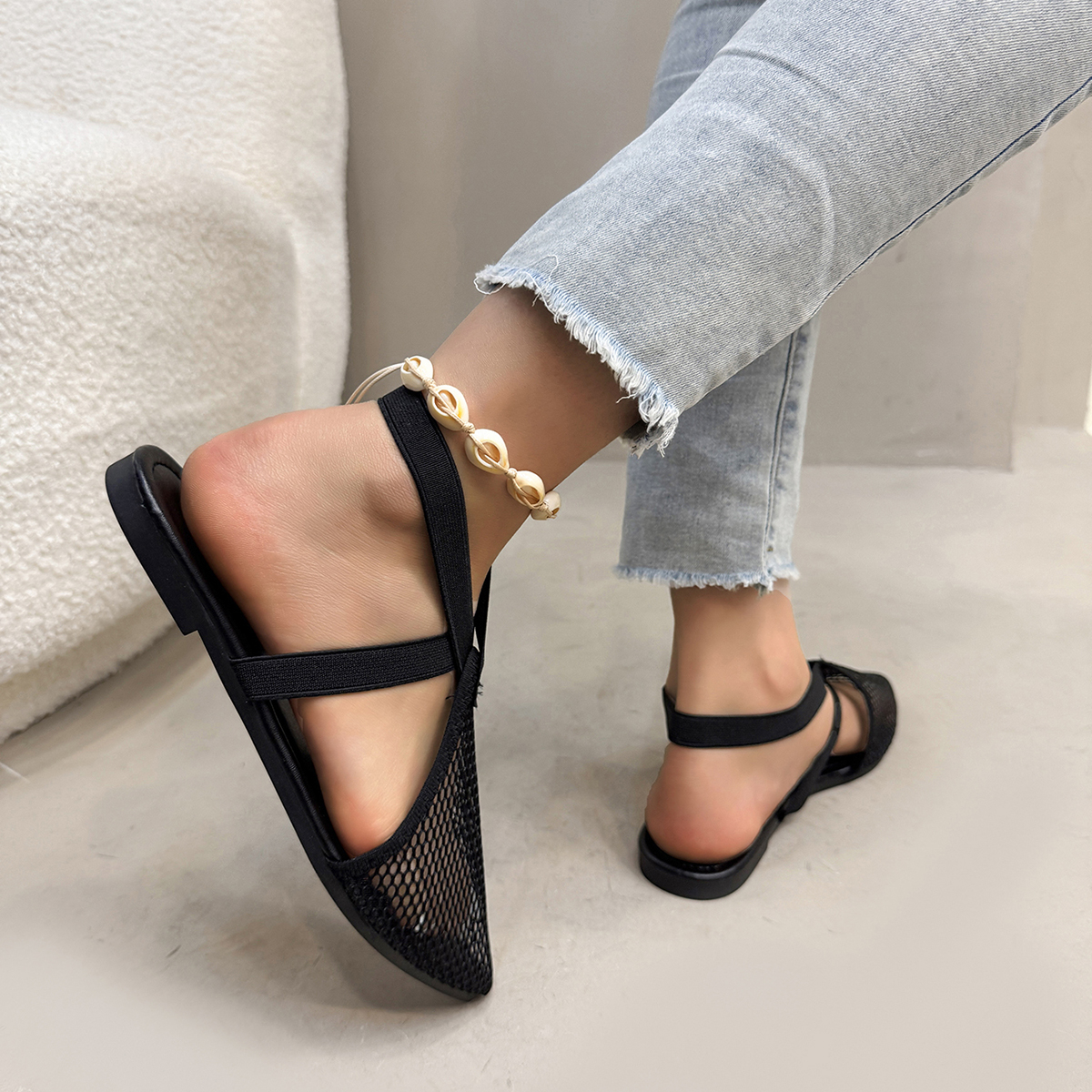 Chic Female Flat Sandals - Durable Design Suitable for Beach Vacations and Casual Day-to-Day Life