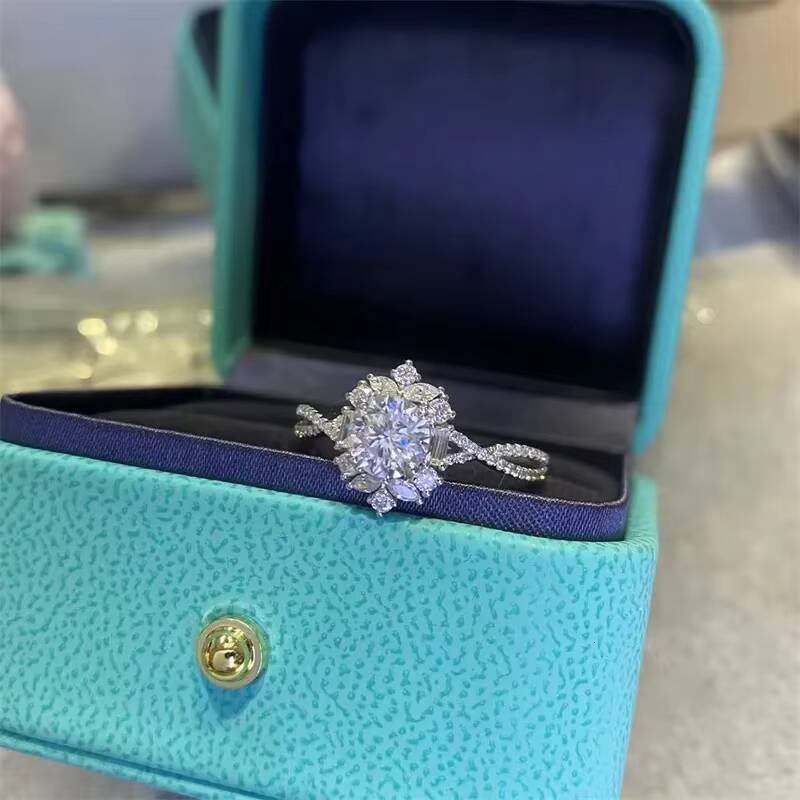 Luxury 925 Sterling Silver Engagement Ring Big Oval Moissanite Gold Plated Designed with Moissanite Bands