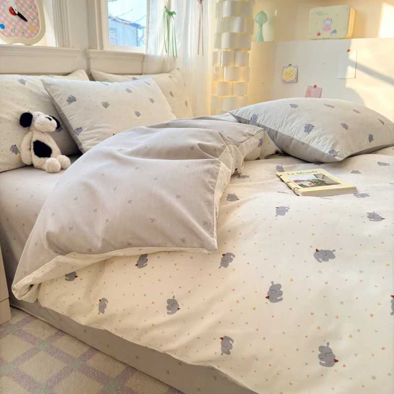 100 Cotton Luxury Duvet Cover Set with 2 cases - Fresh Cartoon Style Elegant Breathable Bedding Set Multiple SizesM251118