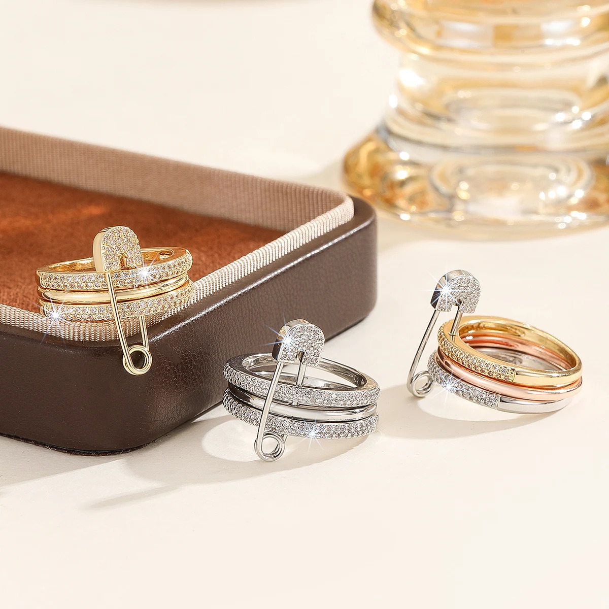 A Three-Ring Ring Fixed With A Paper Clip Made Of Copper And Inlaid With Zircon With A Unique Street Style 250415