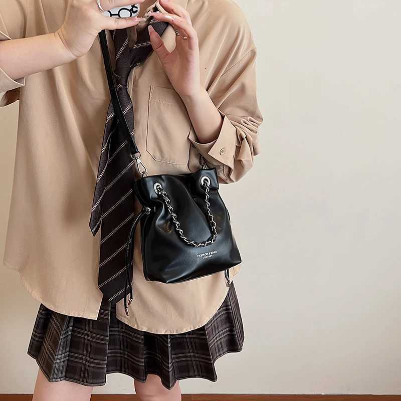 Korean Versatile Bucket Bag Trendy New Drawstring Design Chain Crossbody Bag for Women Fashion PU Leather Single Shoulder BagW251118