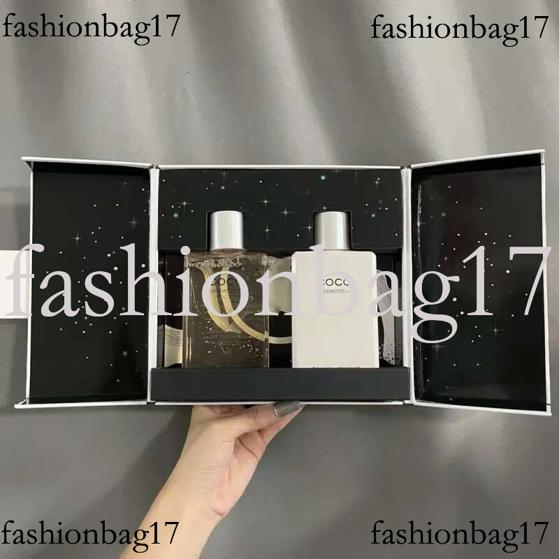 On sale Skin Care 3 in 1 Set Foaming Shower Gel Moisturizing Body Lotion 200ml Hand Cream 50ml Women Bath Sets 3pcs Gift Box High Version Quality Fast
