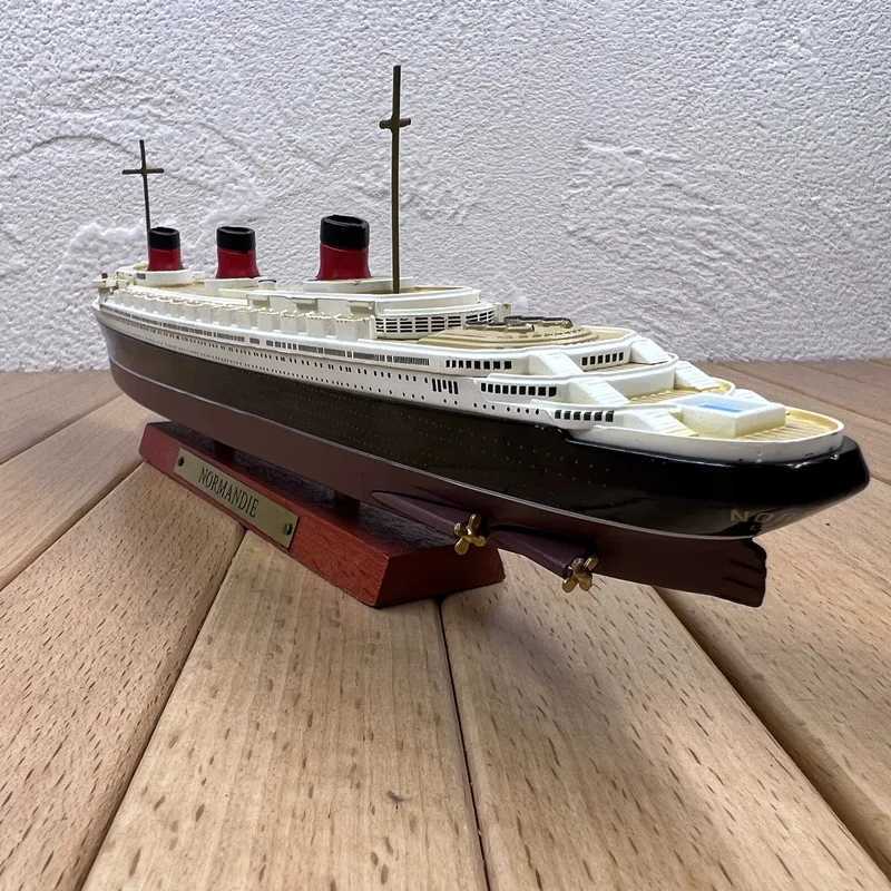 1 1250 alloy luxury cruise ship modelclassic ship decorationsoriginal packaging collection giftswholesale C251118