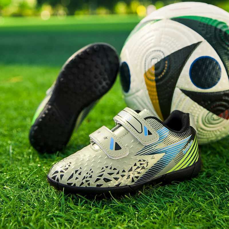 Non-Slip Kids Football Shoes Fast Indoor Professional Football Field Boots Society Cleats Soccer Shoes Children Sneaker Match W251118