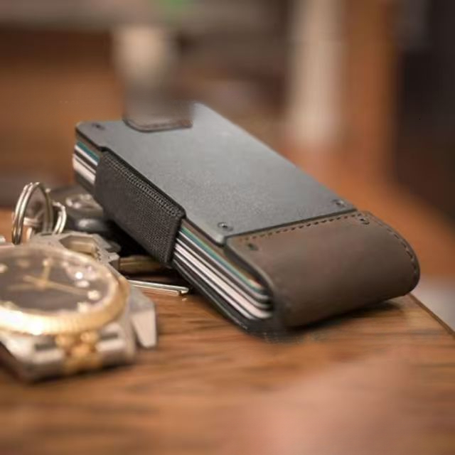 New hot selling fashion designer bags Christmas gifts ultra-thin two tone leather wallets men's card holders card holders card sleeves