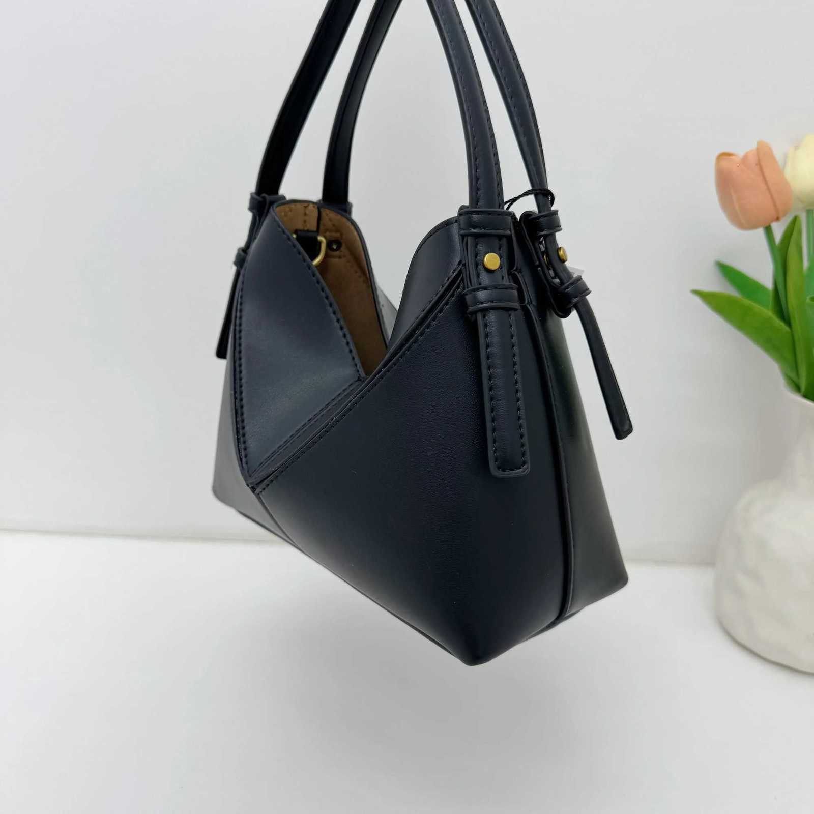 2025 New Fashion Luxury pu leather Geometry Bucket Bag Brand Designer Women Handbags Travel Holiday Crossbody Shoulder BagW251118