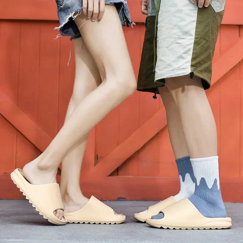 2024 Summer Mens Slides Brand Men Women Slippers Indoor Orginal Unisex Sandals Casual Shoes EVA Flip-flops Beach Women SandalsC250418