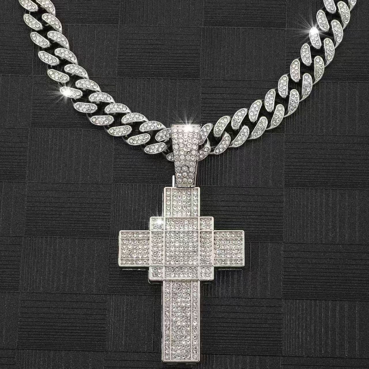 Fashion designer hip-hop full European and American dia luxurious personality high-quality cross necklace high-end Cuban retro chain