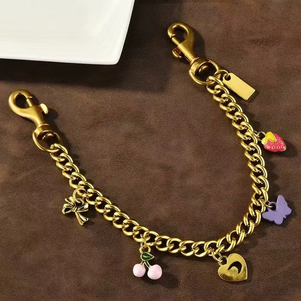 Designer Keynchain Cherry Charm Bracelet Accessoires Co Ch Sac pour femmes ou porte-clés Pendre Cherry Decoration personnalisée Bag de chaîne de