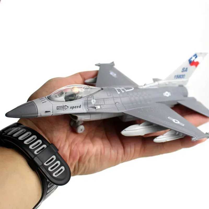 Alloy F16 Fighter model acoustooptic return force aviation military aircraft model Toy Ornament Gift C251118