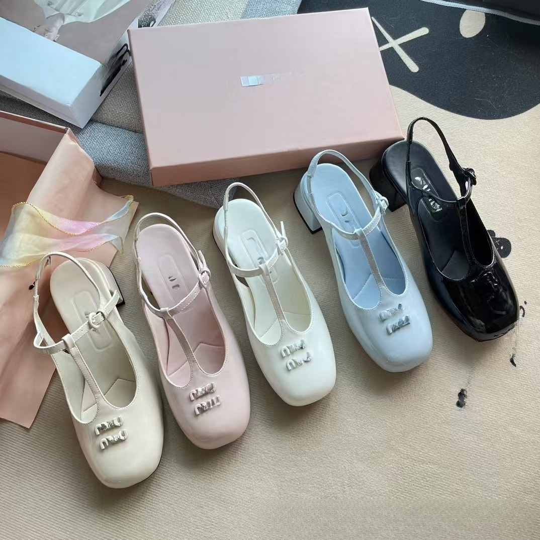 2025 Designer Fashion New High Heel Single Shoe Style Versatile Casual Shoes